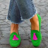 Karin – Grön loafer med fuchsiafärgade fransar